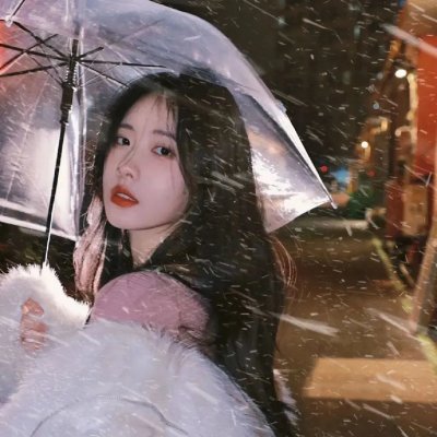 妮娜的一切海报